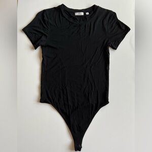 Aritzia Wilfred Black Shortsleeve Bodysuit
